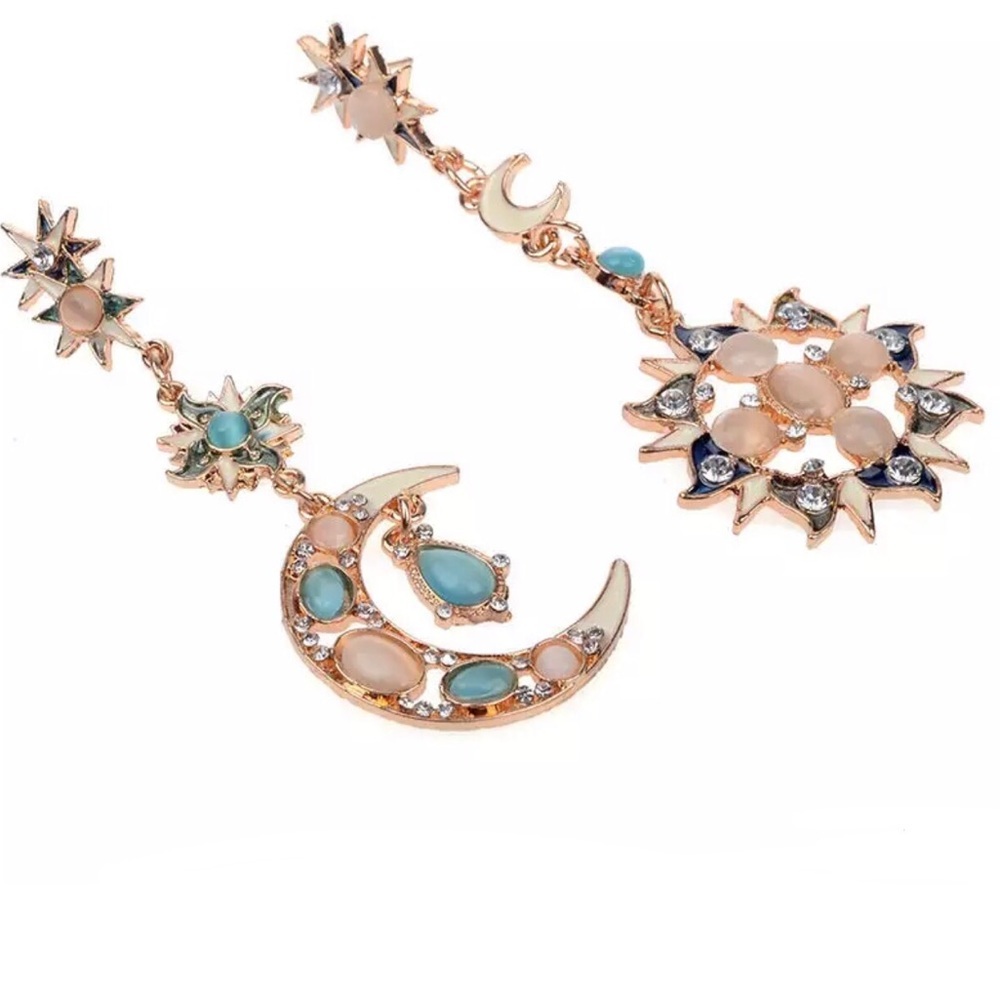 Sun and moon dangle earrings ✨